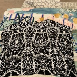 H & M size M top